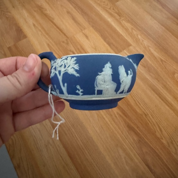 Small Antique Wedgewood - Picture 1 of 5